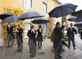 Grooms, laundries, valets, butlers, footmen